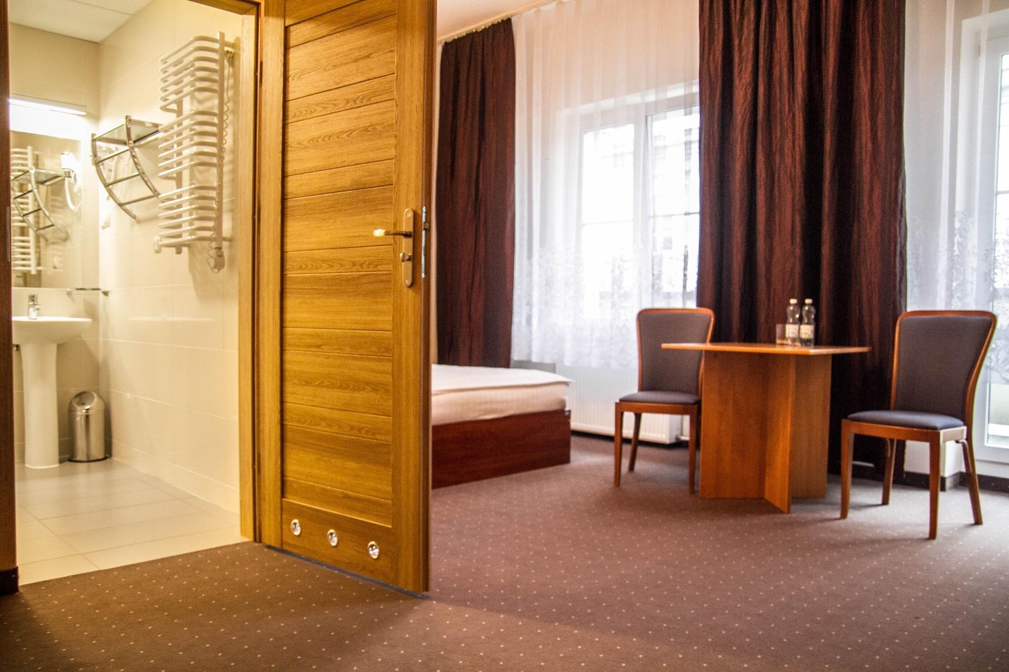 Hotel Mazowiecki Wow วอร์ซอ ภายนอก รูปภาพ